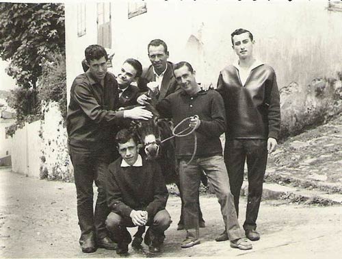 Grupo de jóvenes.  mayo 1964.
