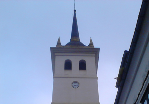 ¿Que pasa con el reloj de la torre de la Iglesia de Castropol?